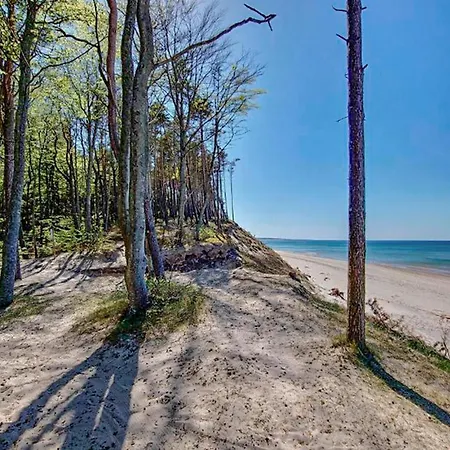 2 Bedroom Beautiful In Semesterbostad Wytowno